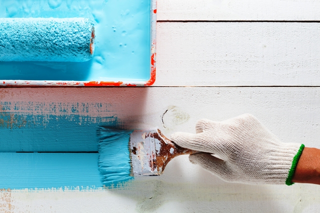 Peinture pour bois extérieur : guide complet sur le budget à prévoir